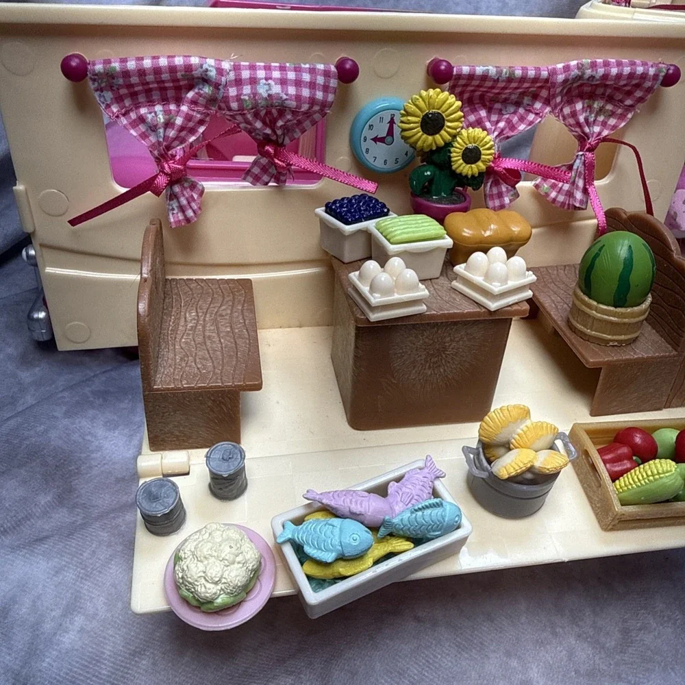 Lil Woodzeez Happy Camper Calico Critters Travel Trailer Jeep Car Pink Figures